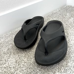 Oofos Original Thong Sandals